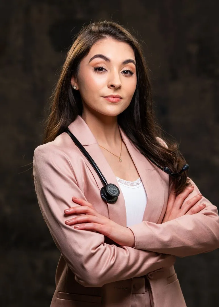 Dra. Letícia Esmério Olmedo